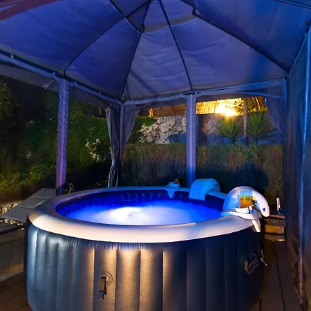 Beachfront House With Hot Tubrastici, Ciovo - 18478 트로기르