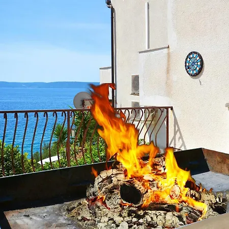 Beachfront House With Hot Tubrastici, Ciovo - 18478 트로기르