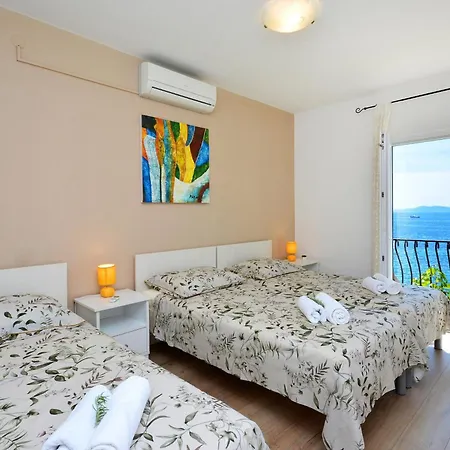 펜션 Beachfront House With Hot Tubrastici, Ciovo - 18478 트로기르