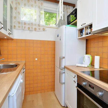 Beachfront House With Hot Tubrastici, Ciovo - 18478 트로기르
