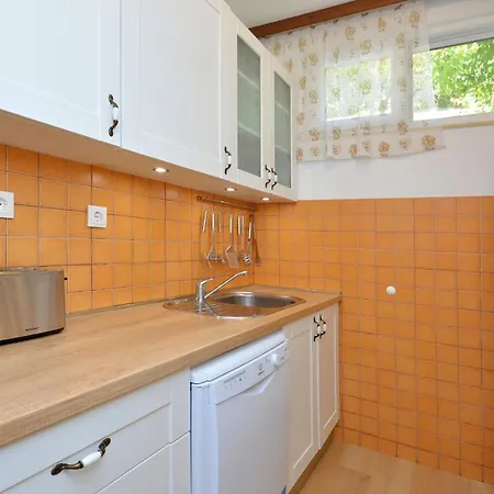 Beachfront House With Hot Tubrastici, Ciovo - 18478 트로기르