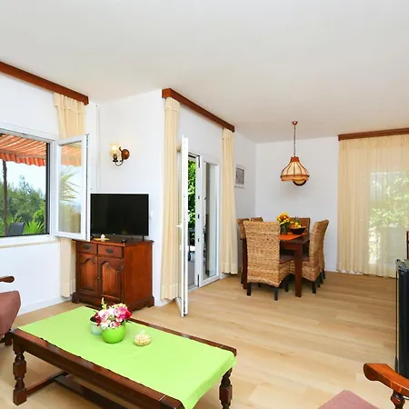 Beachfront House With Hot Tubrastici, Ciovo - 18478 펜션